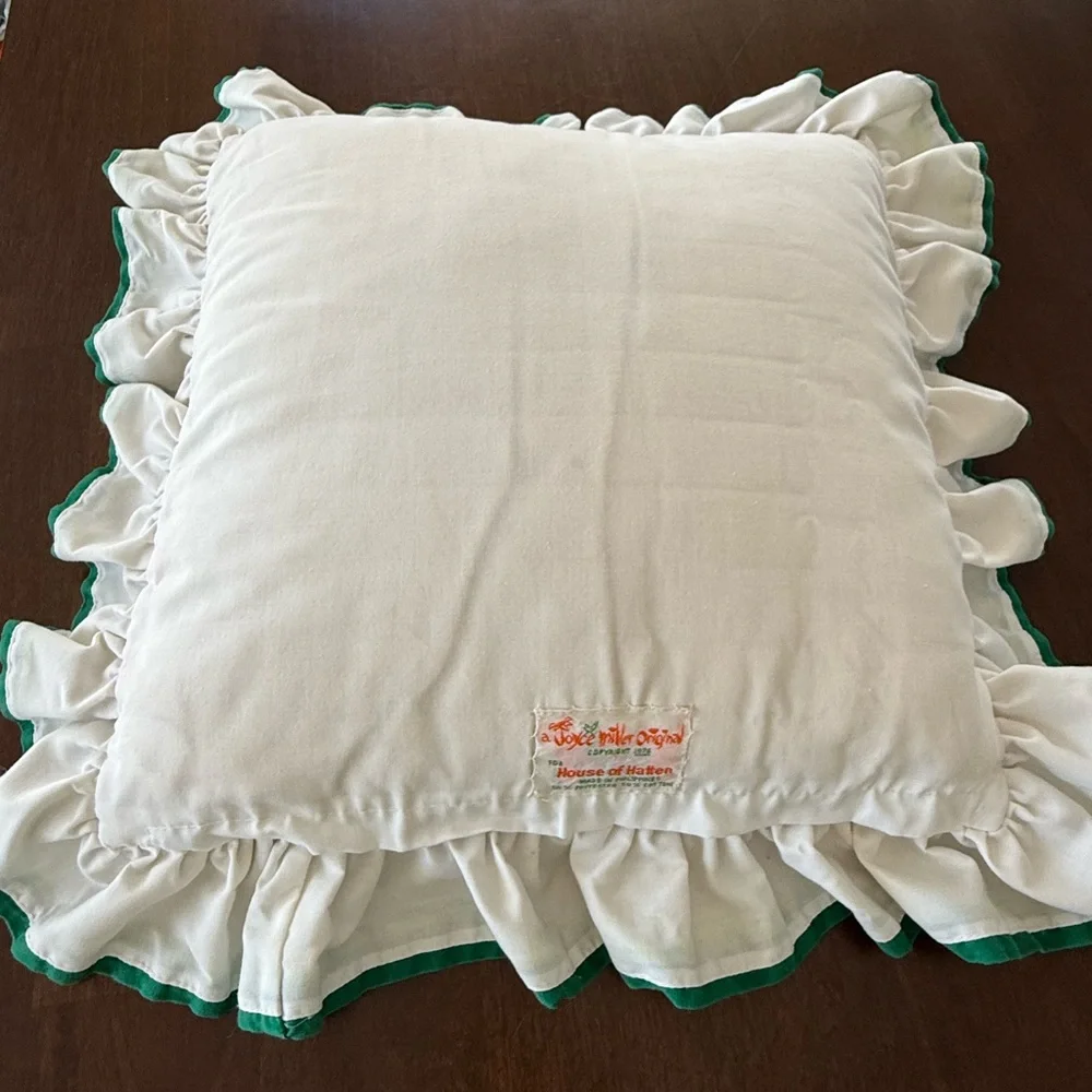 Vintage Strawberry Pillow House of Hatten Ruffle Cottagecore - Picture 4 of 7